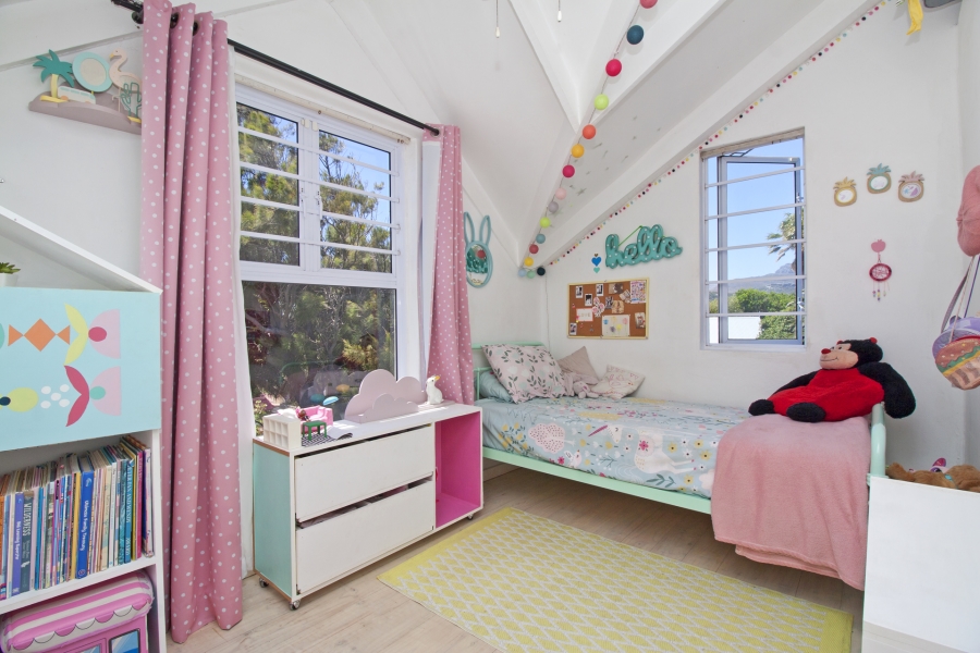 4 Bedroom Property for Sale in Milkwood Park Western Cape